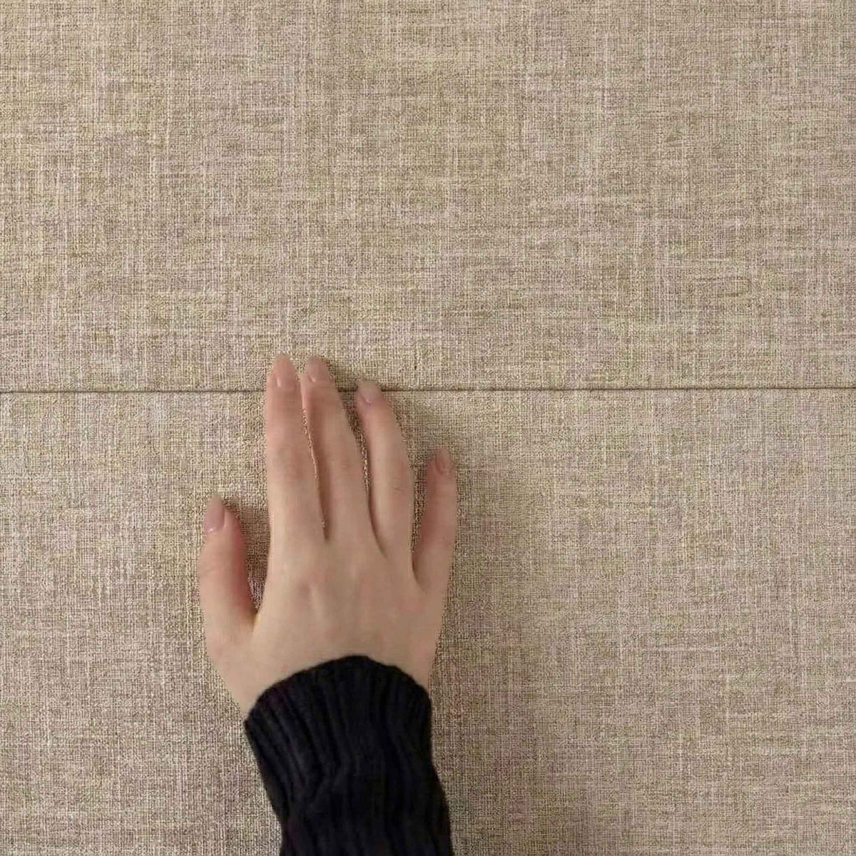 L-Lfluffy Cordless 100% Blackout Faux Linen Roman Shades - Detail View 7 | JOYDRAPE Bespoke Luxury